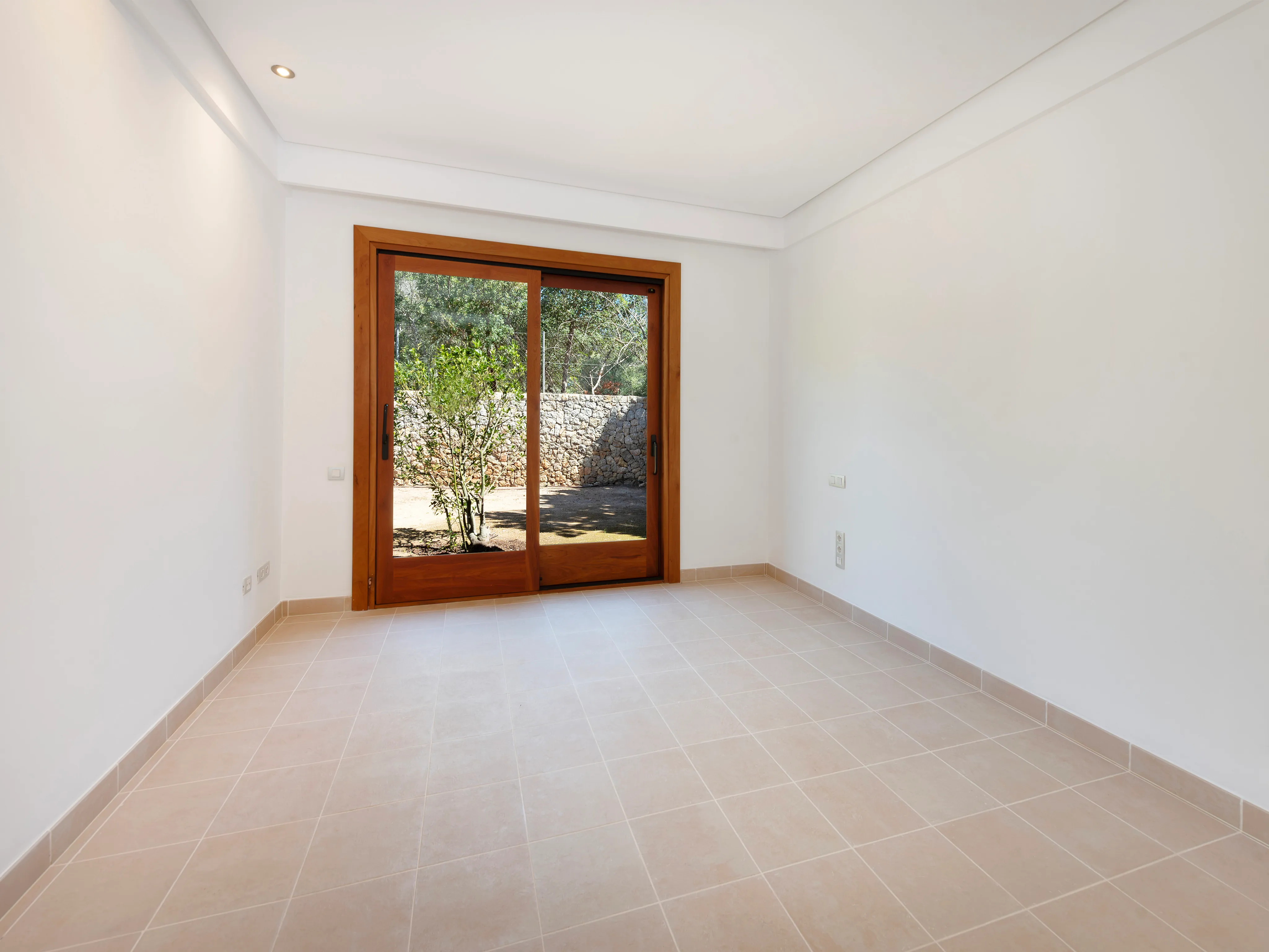 Exclusivité et tranquillité à Old Bendinat : une retraite luxueuse au bord de la Méditerranée-12