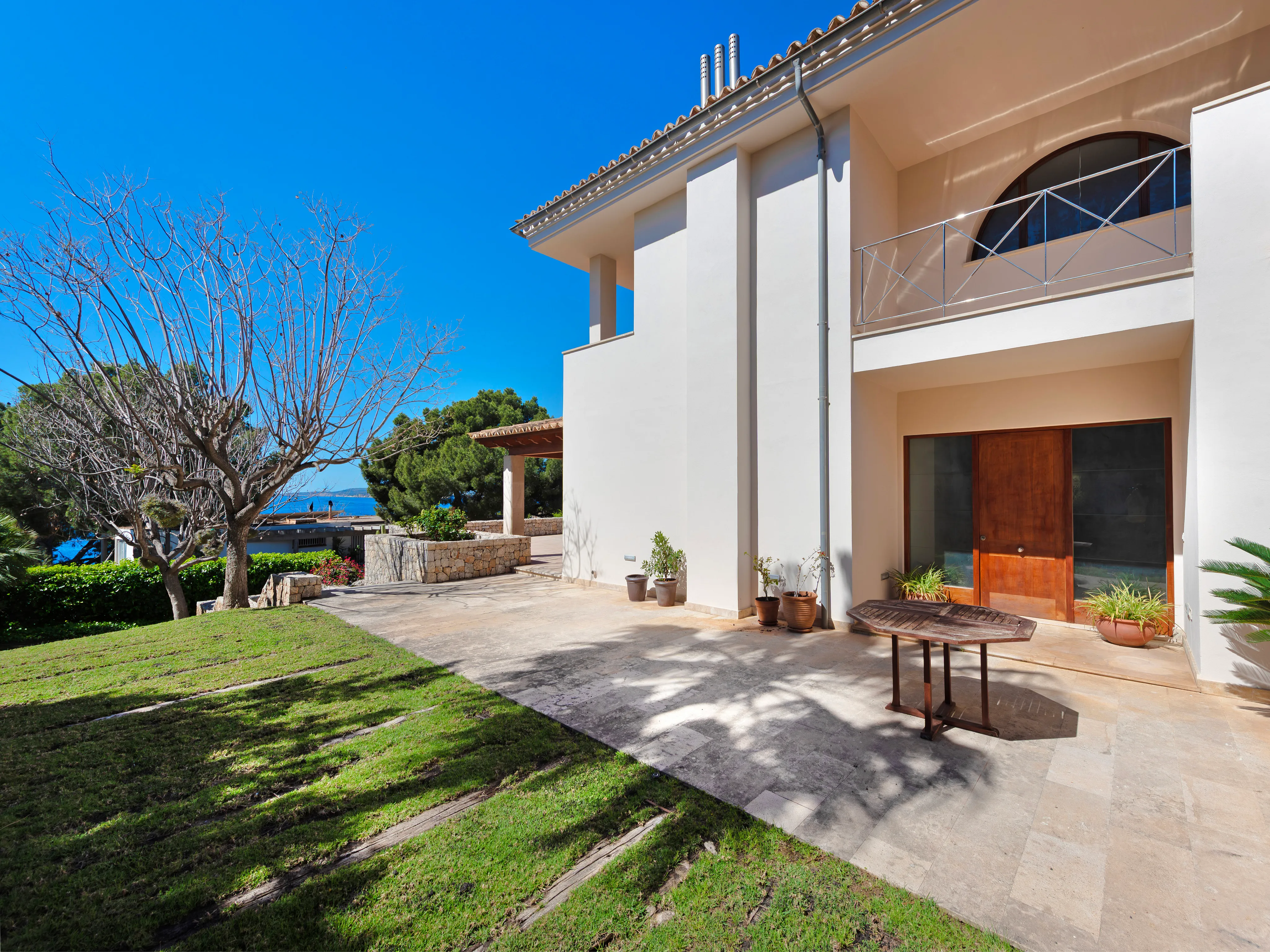 Exclusivité et tranquillité à Old Bendinat : une retraite luxueuse au bord de la Méditerranée-20