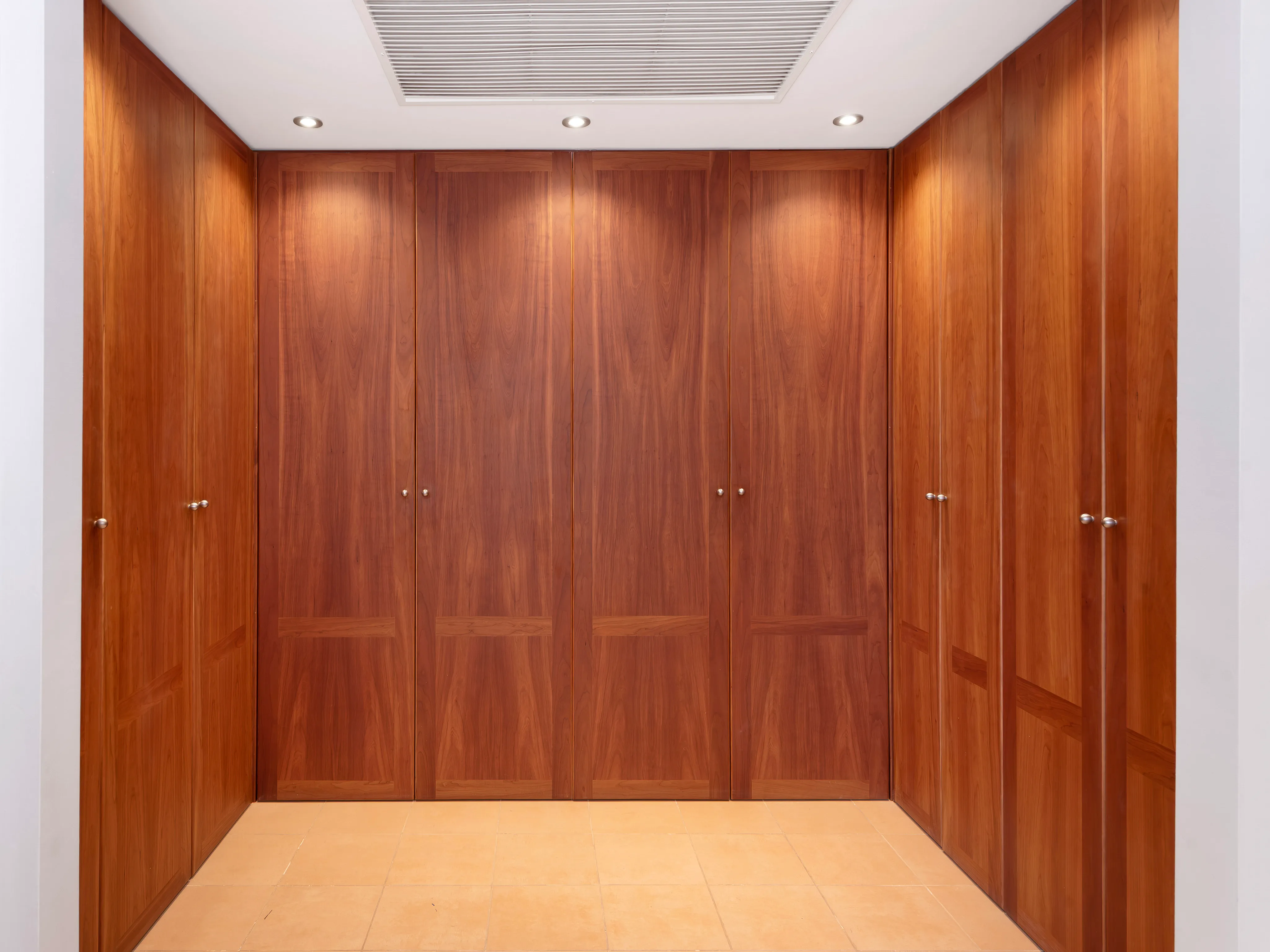 Exclusivité et tranquillité à Old Bendinat : une retraite luxueuse au bord de la Méditerranée-16