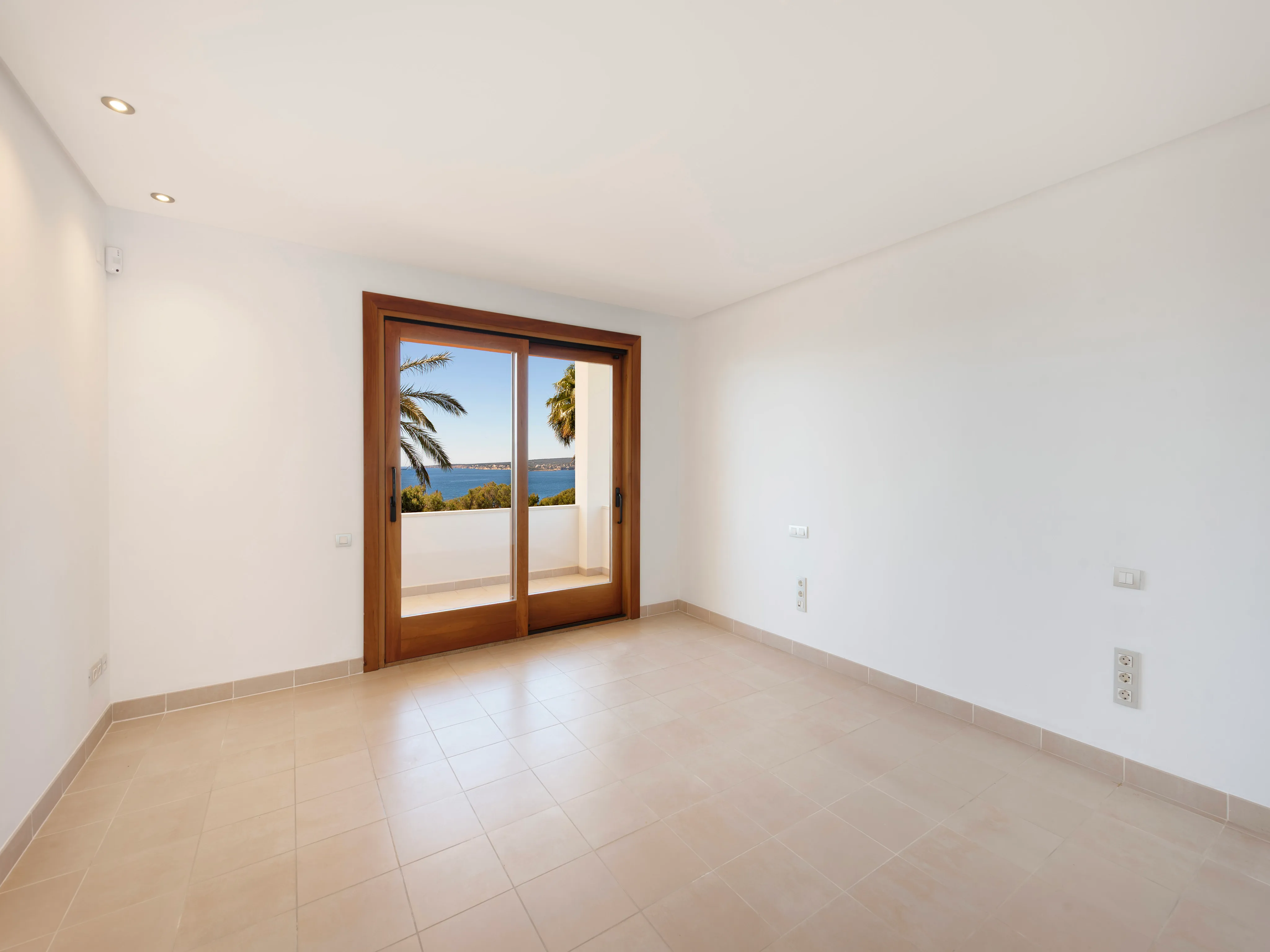 Exclusivité et tranquillité à Old Bendinat : une retraite luxueuse au bord de la Méditerranée-14