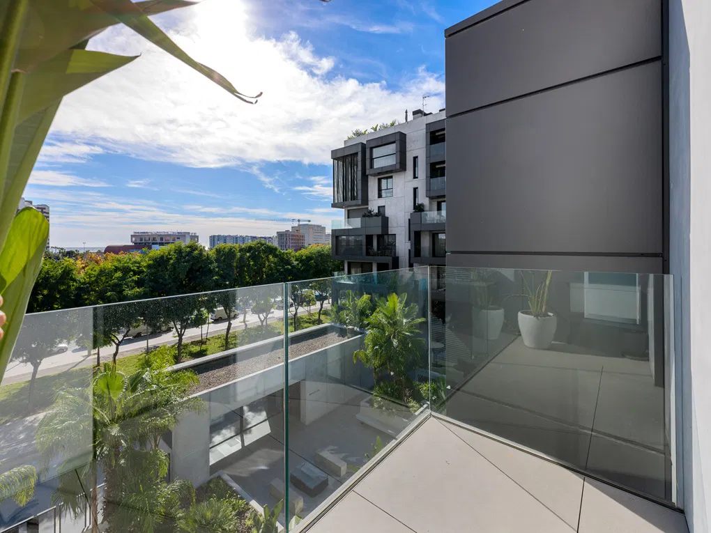 Luxury apartment with communal pool and spa in a modern residential complex-1