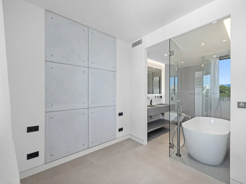 Luxury apartment with communal pool and spa in a modern residential complex-5