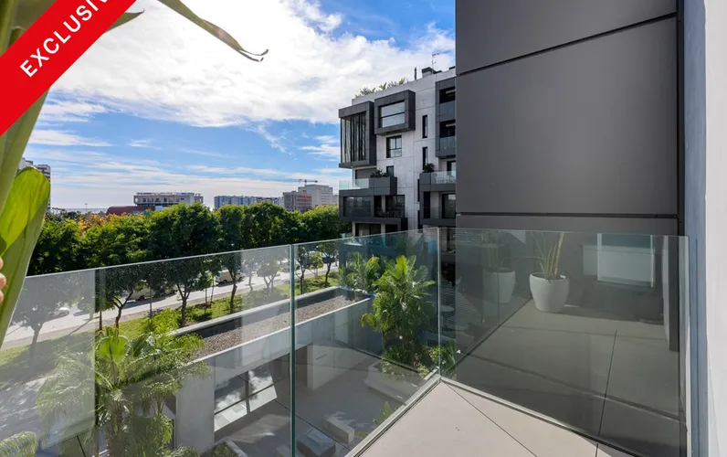 Luxury apartment with communal pool and spa in a modern residential complex