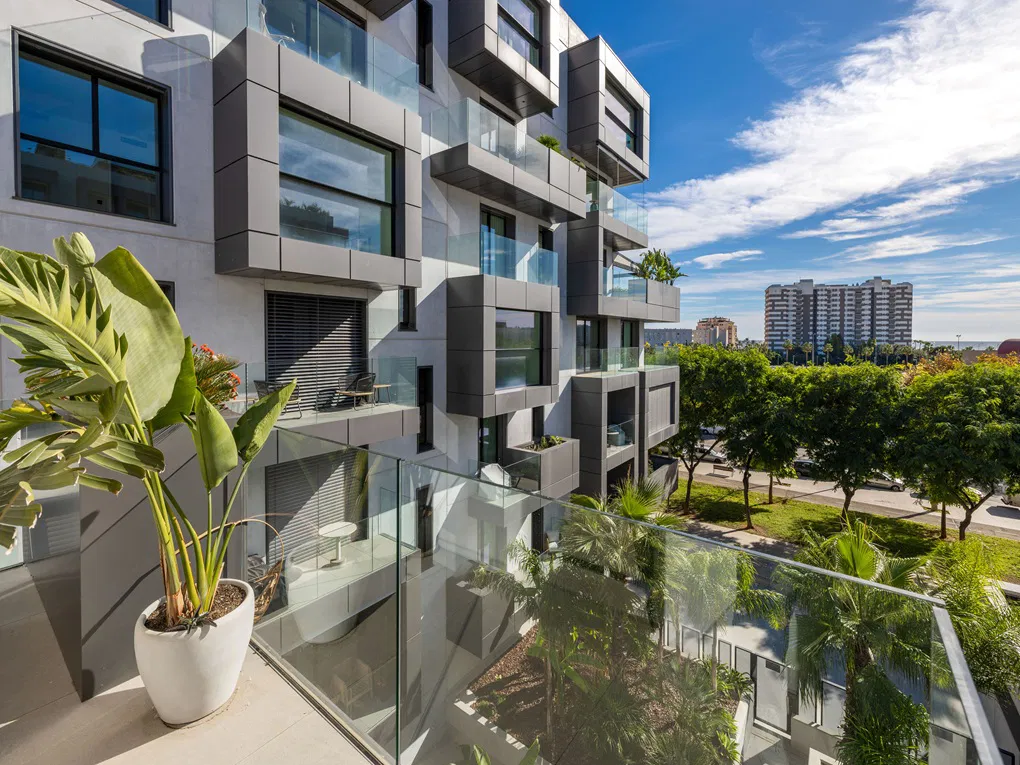 Luxury apartment with communal pool and spa in a modern residential complex-8