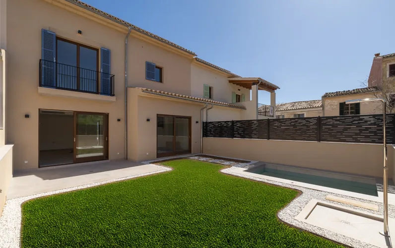 Casa de pueblo semi adosada de obra nueva en Alaró