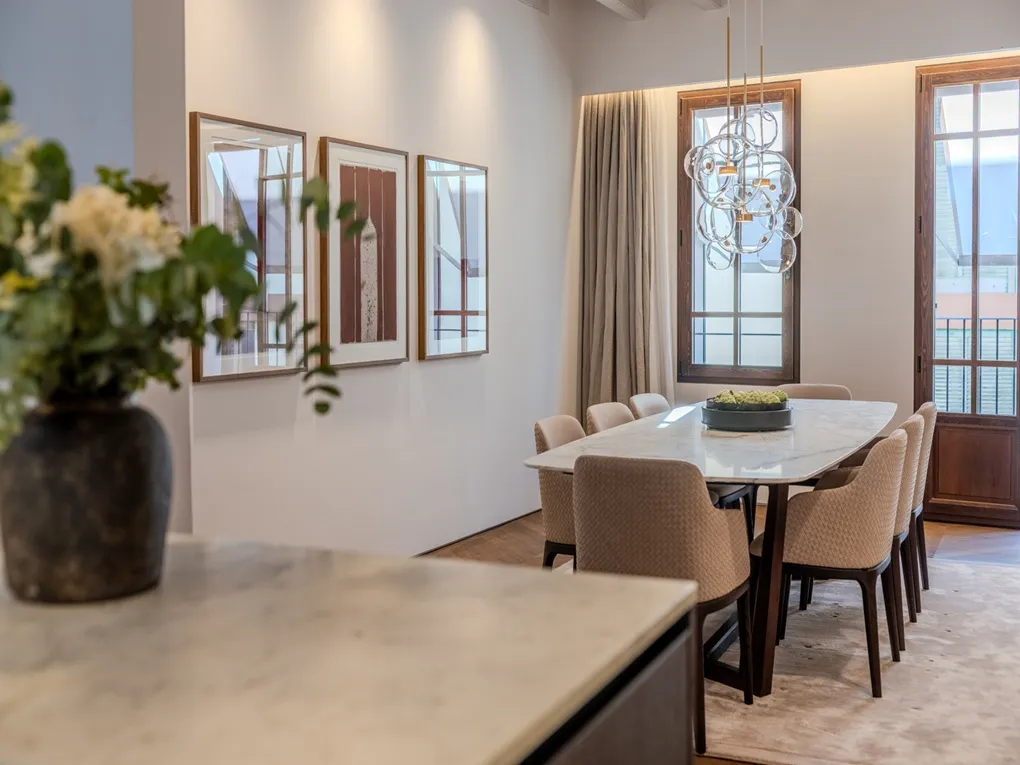 Living at the Highest Level – Exclusive Townhouse with Terrace, Pool & Garage-10