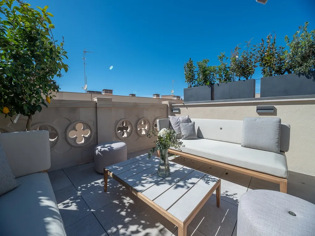 Living at the Highest Level – Exclusive Townhouse with Terrace, Pool & Garage-25