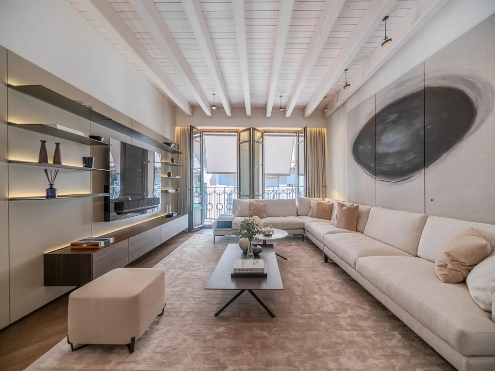 Living at the Highest Level – Exclusive Townhouse with Terrace, Pool & Garage-2