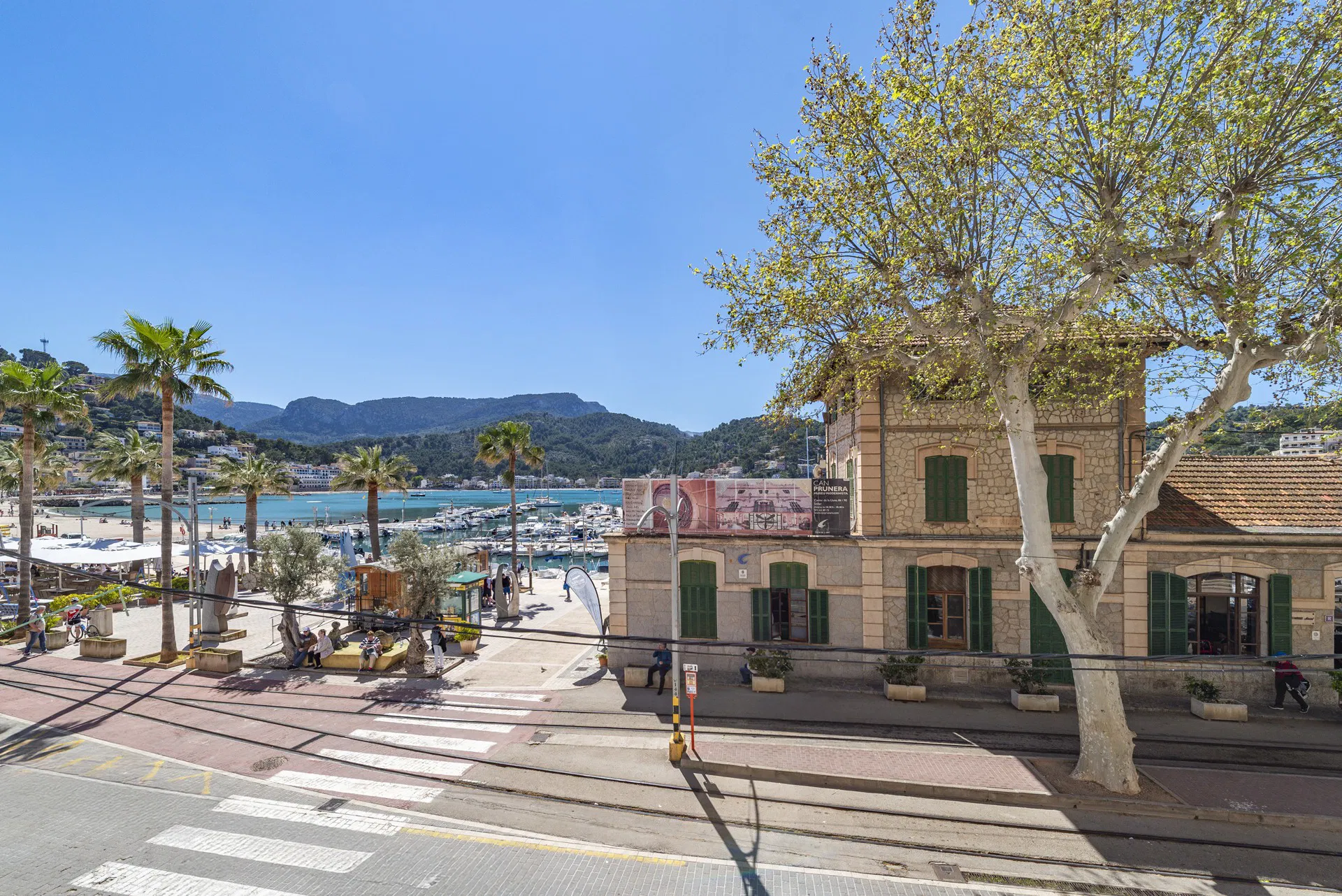 Exclusive new apartment in prime location in Port de Sóller-24