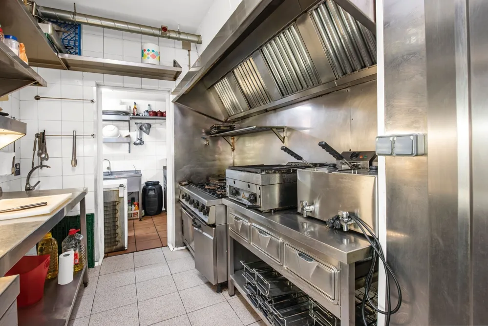 Gemma gastronomica a Palma: ristorante di successo in posizione privilegiata-8