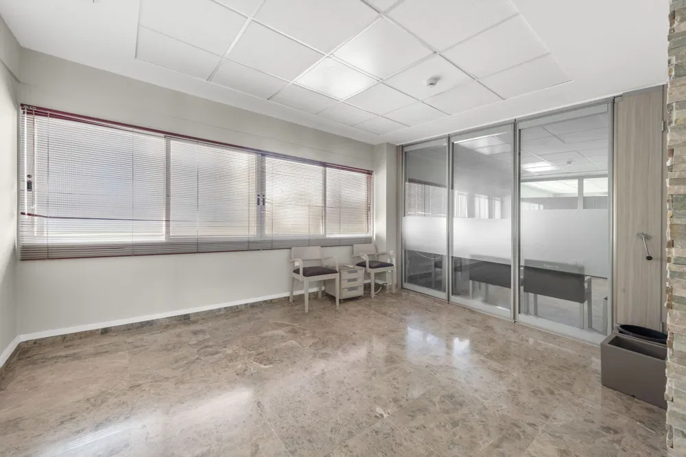 Exceptional offices in Foners-5