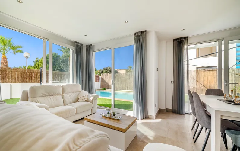 Villa neuve proche de la plage à Can Picafort