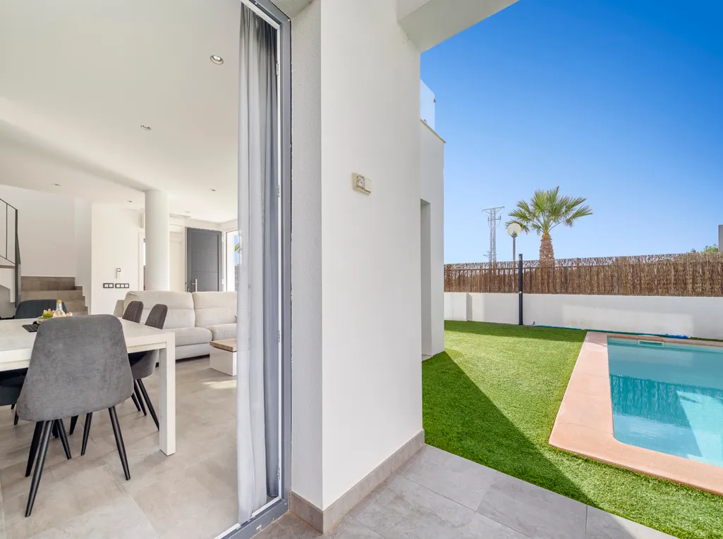 Villa a estrenar cerca de la playa-7