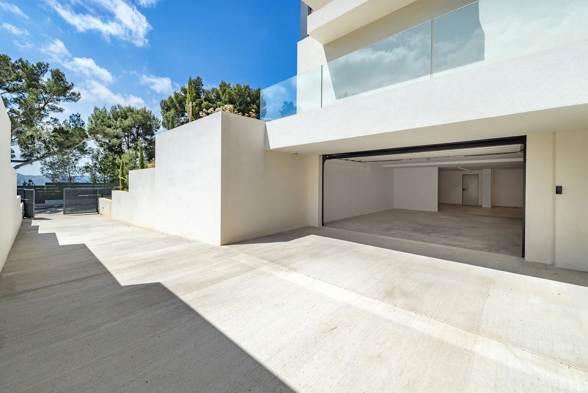 Luxury villa with panoramic bay views in Alcudia, Mallorca-19