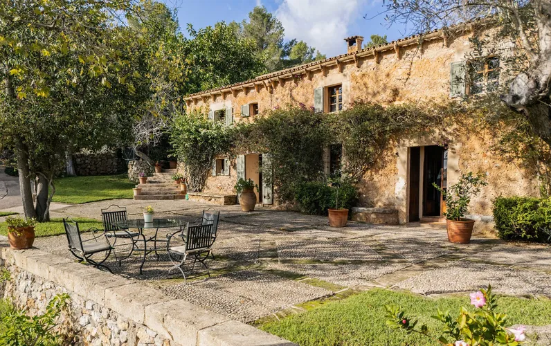 Romantic historic country estate near Artá