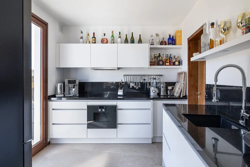 Penthouse exclusif entièrement rénové avec vue fantastique-7