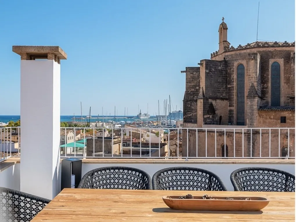 Penthouse exclusif entièrement rénové avec vue fantastique-4