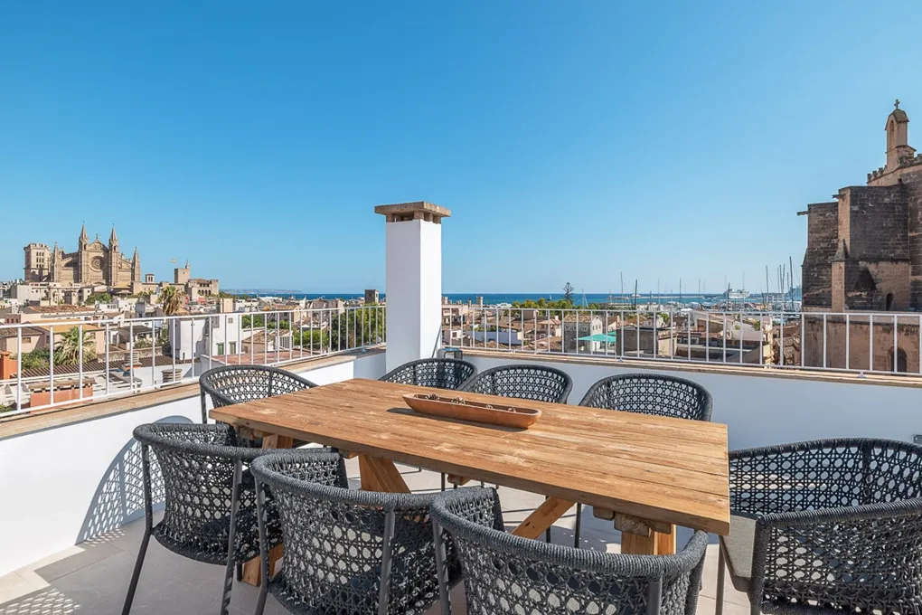 Volledig gerenoveerd exclusief penthouse met fantastisch uitzicht-13