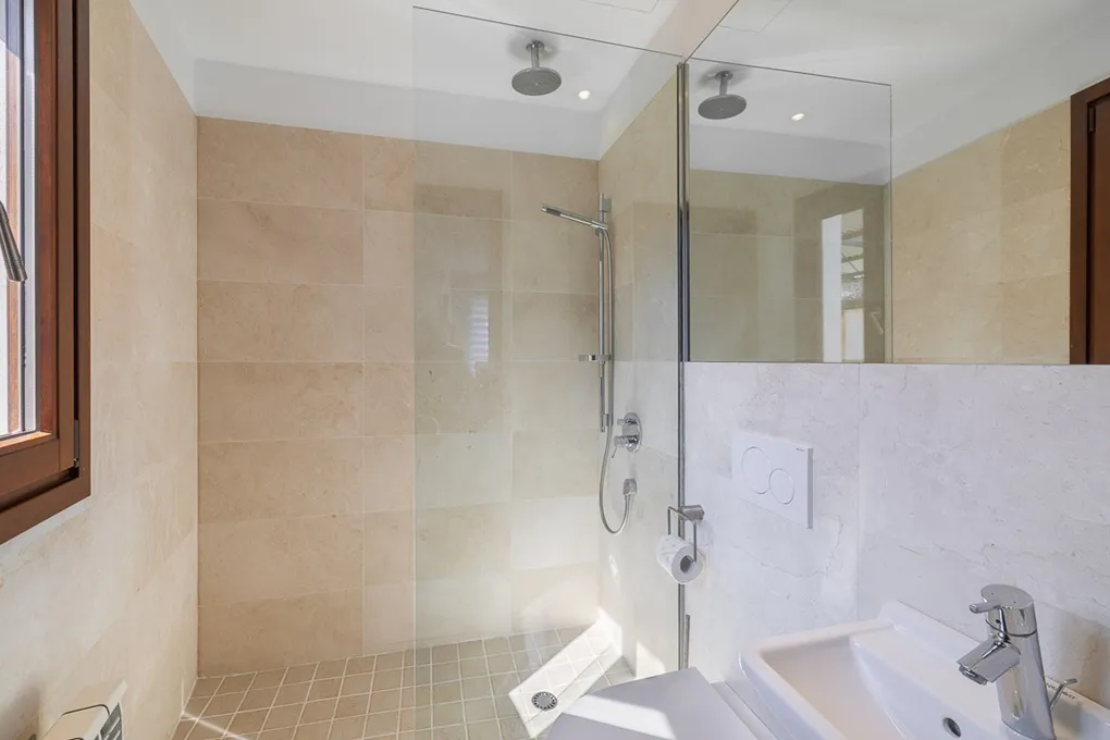 Volledig gerenoveerd exclusief penthouse met fantastisch uitzicht-12