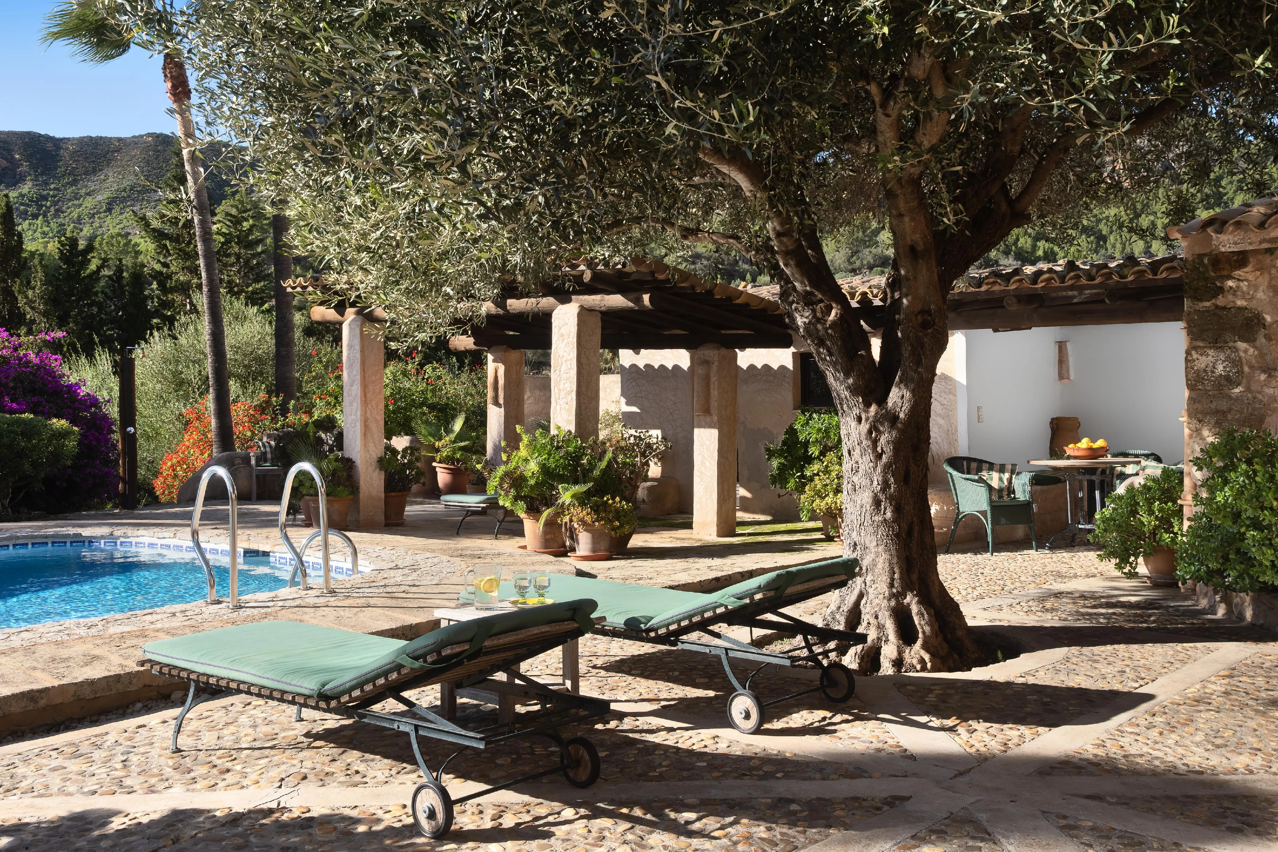 Очаровательный таунхаус со средиземноморским садом и видом на горы-13