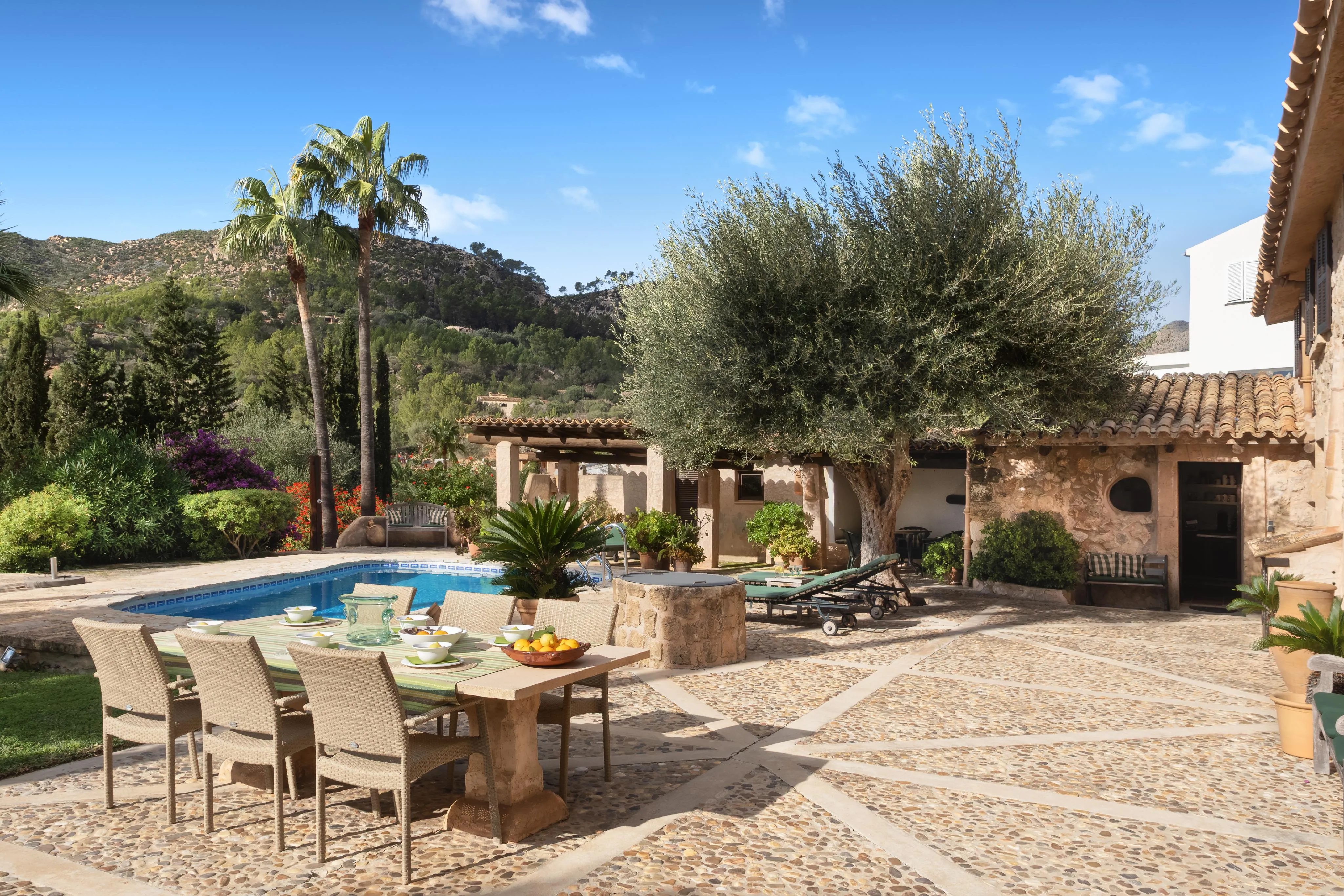 Charmante maison de ville avec jardin méditerranéen et vue sur la montagne-6
