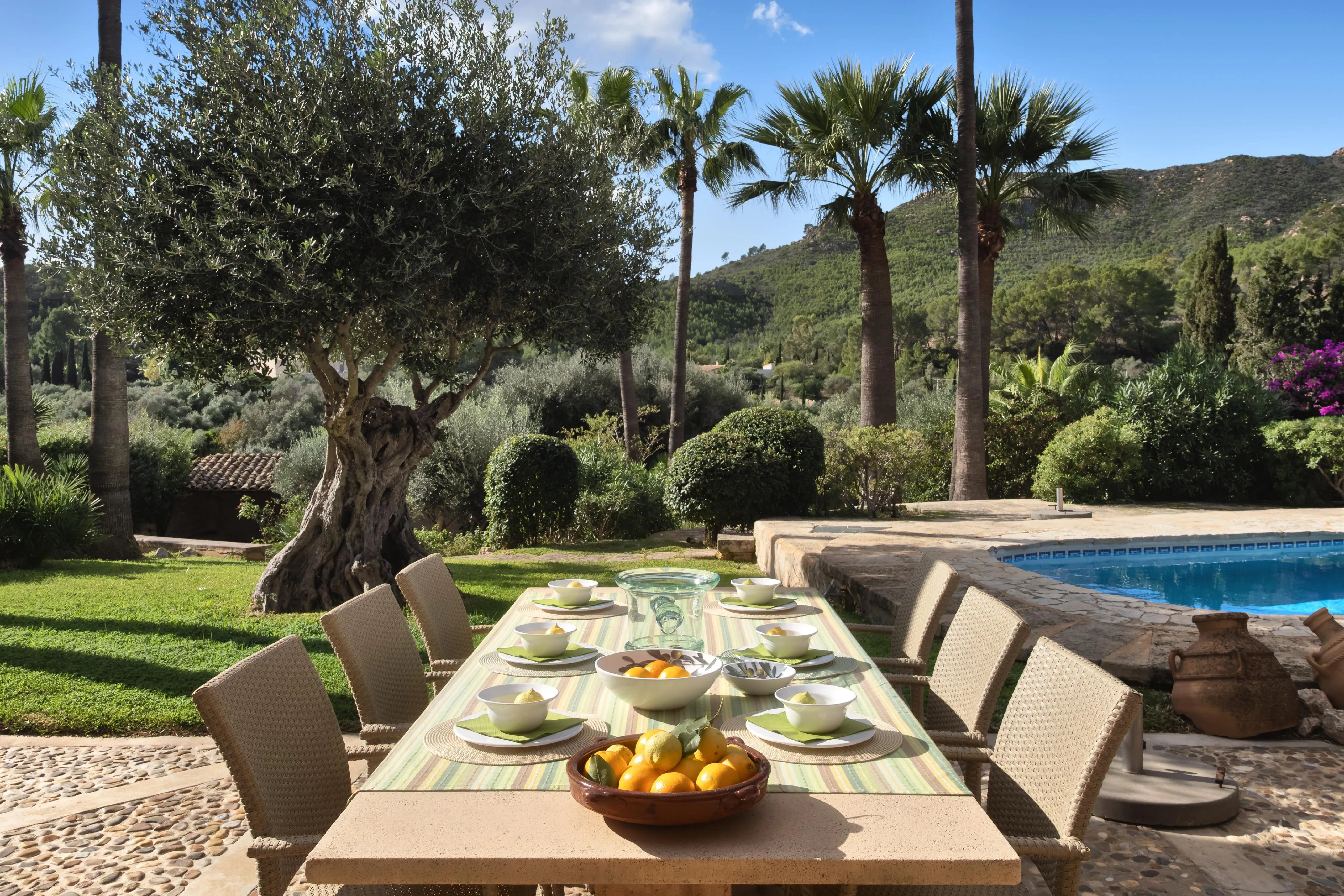 Очаровательный таунхаус со средиземноморским садом и видом на горы-30