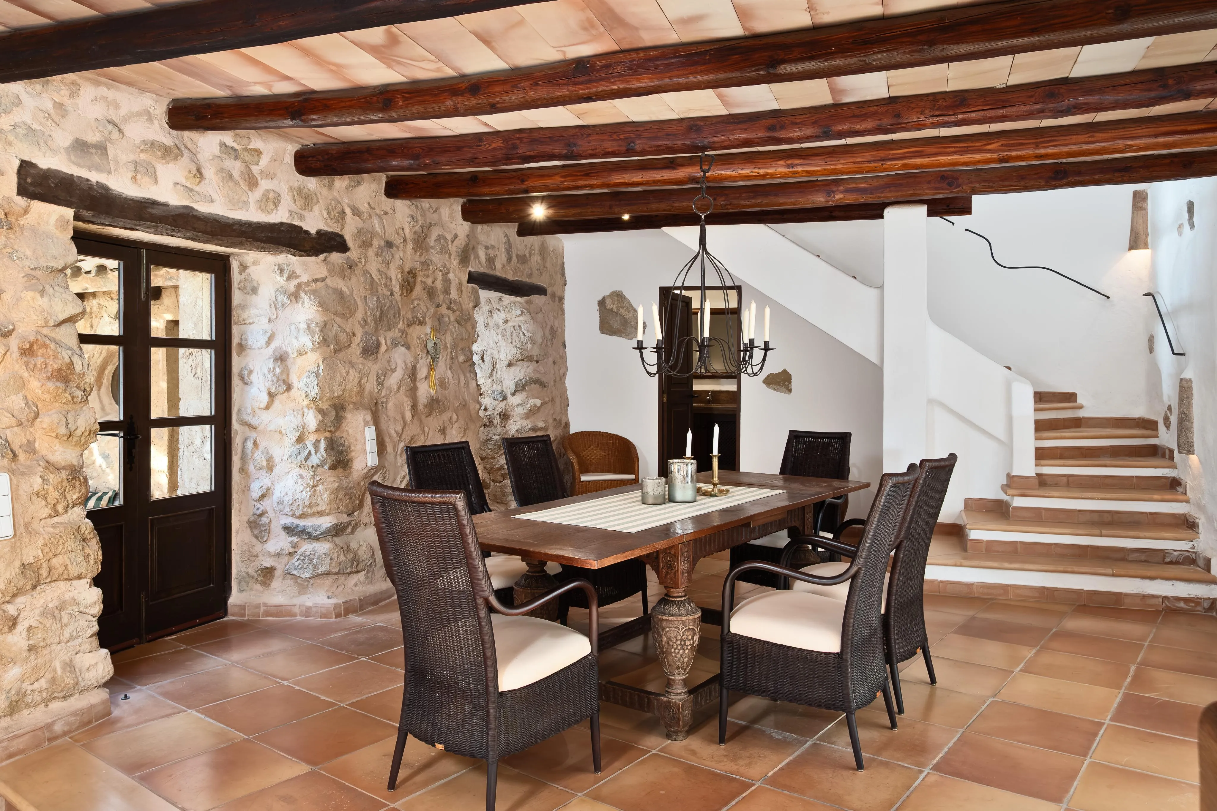 Charmante maison de ville avec jardin méditerranéen et vue sur la montagne-16