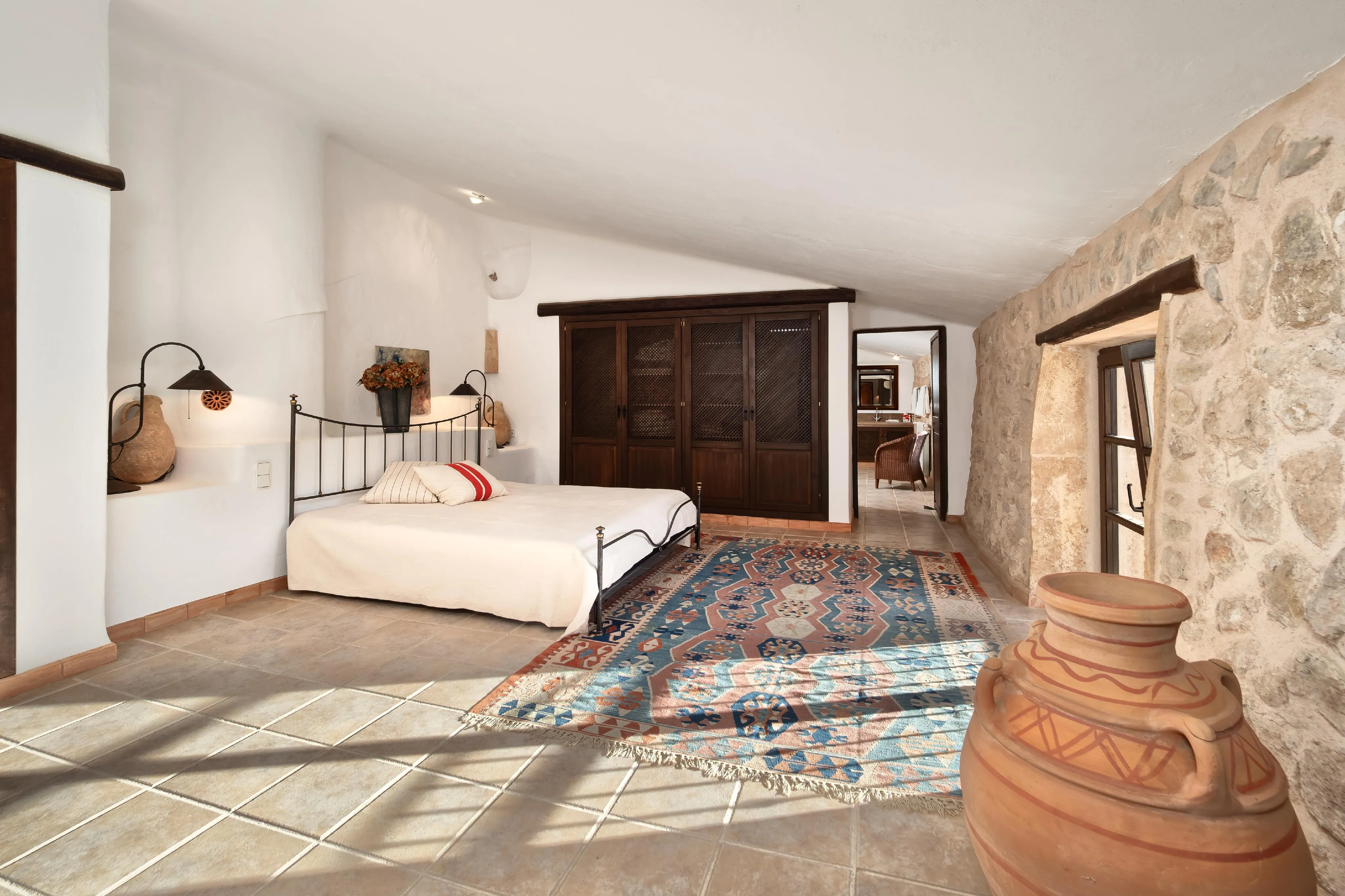 Charmante maison de ville avec jardin méditerranéen et vue sur la montagne-11