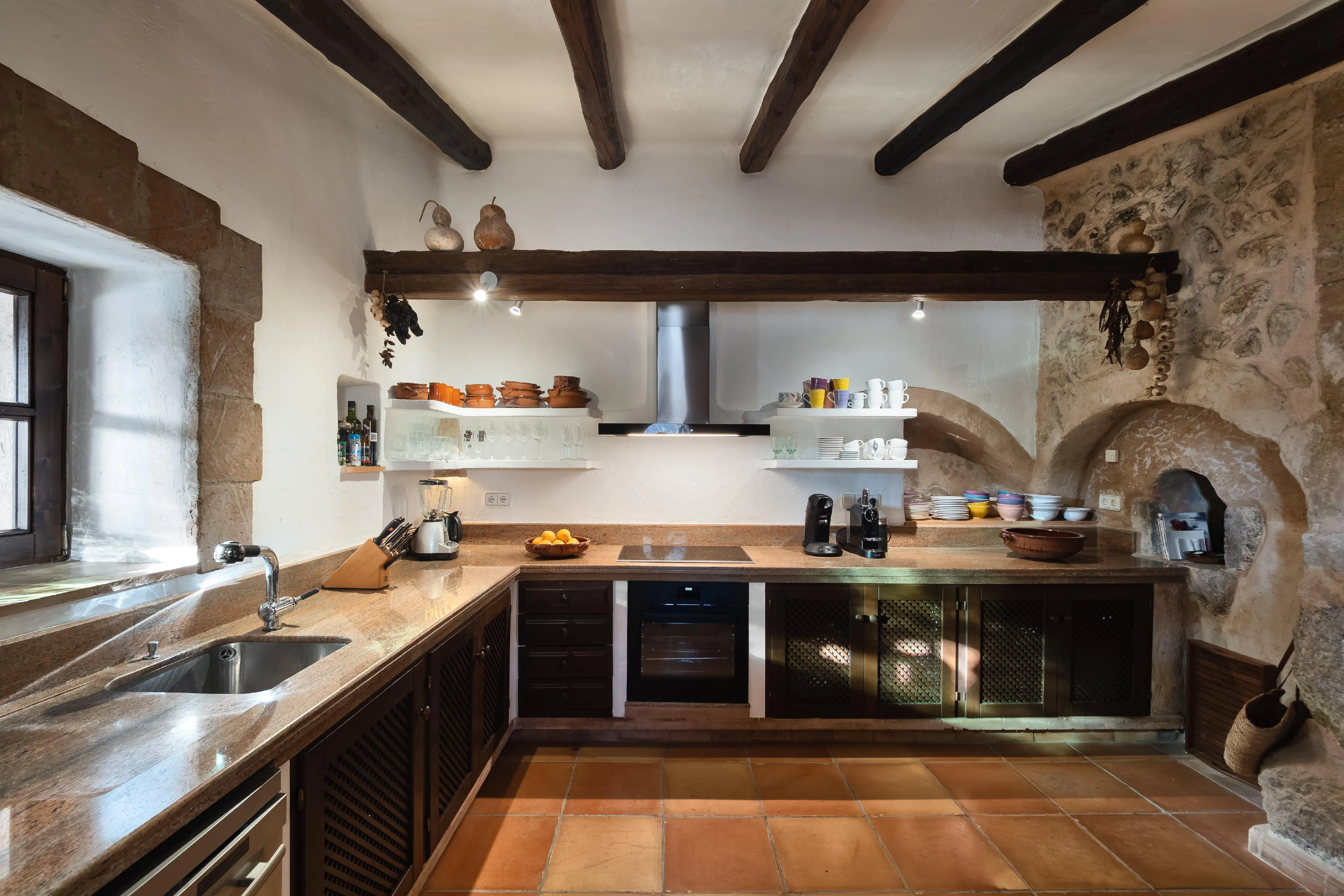 Очаровательный таунхаус со средиземноморским садом и видом на горы-9