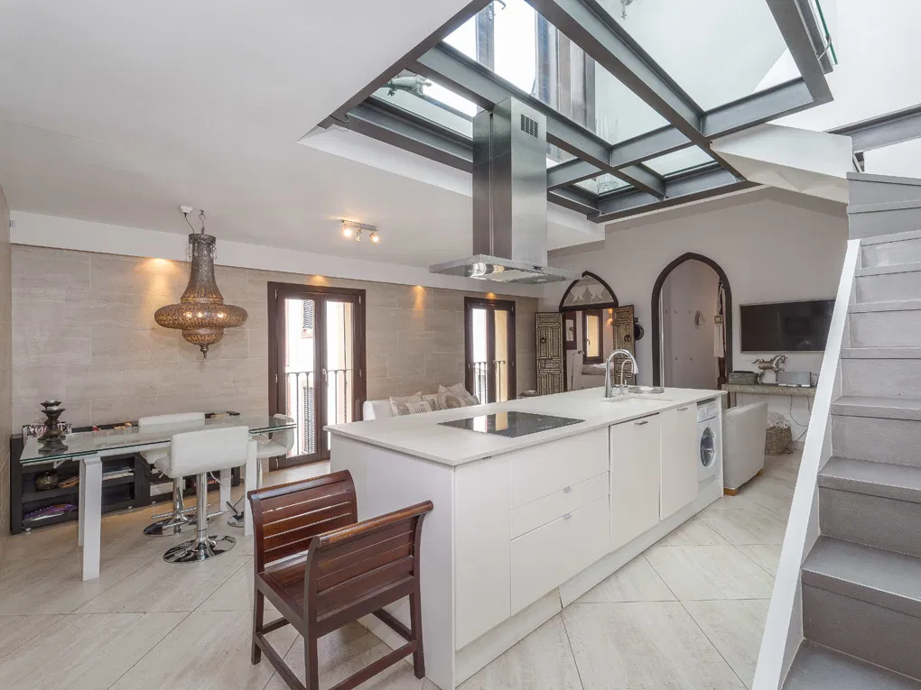 Charmerende penthouse med solrige terrasser-5