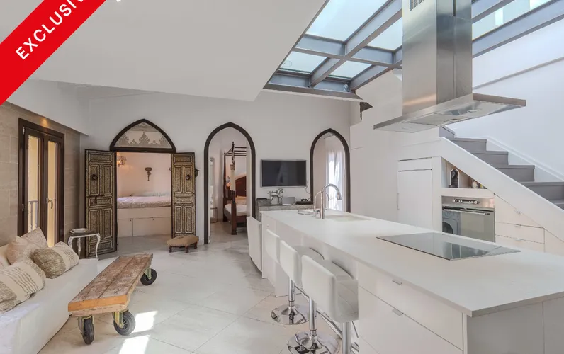 Charming penthouse with sunny terraces