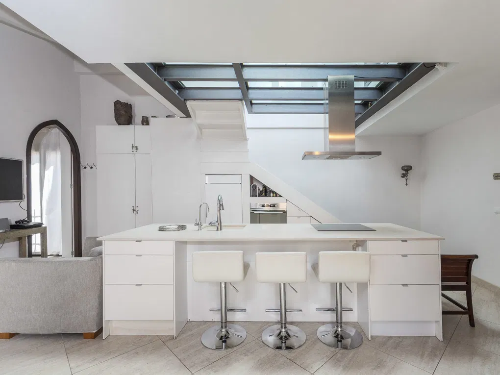 Charmerende penthouse med solrige terrasser-7