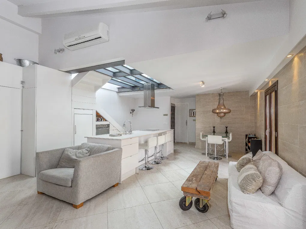 Charmerende penthouse med solrige terrasser-6