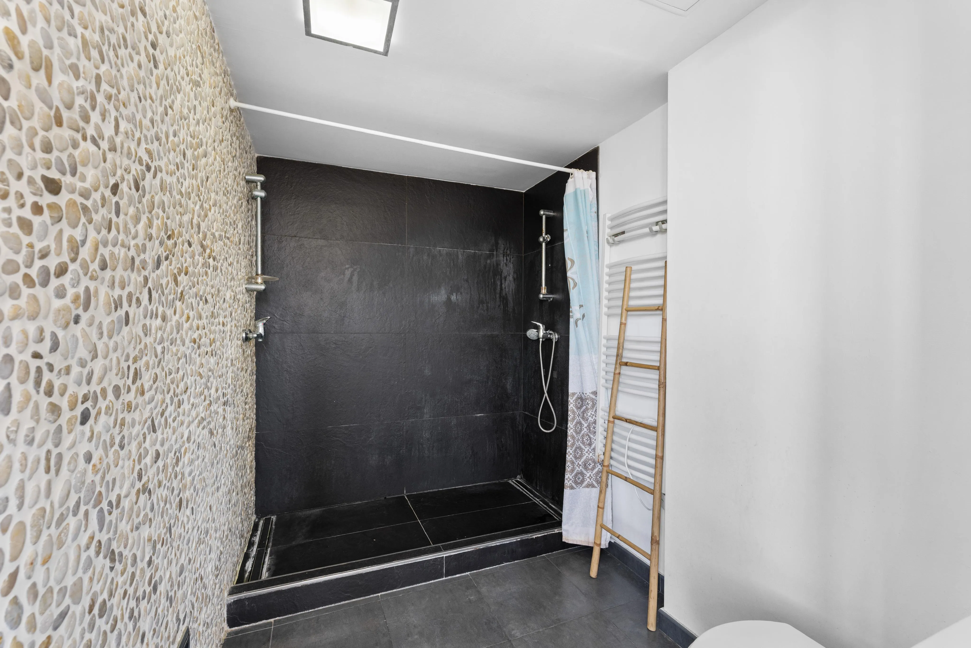 Светлый пентхаус с видом на море и большим потенциалом-8