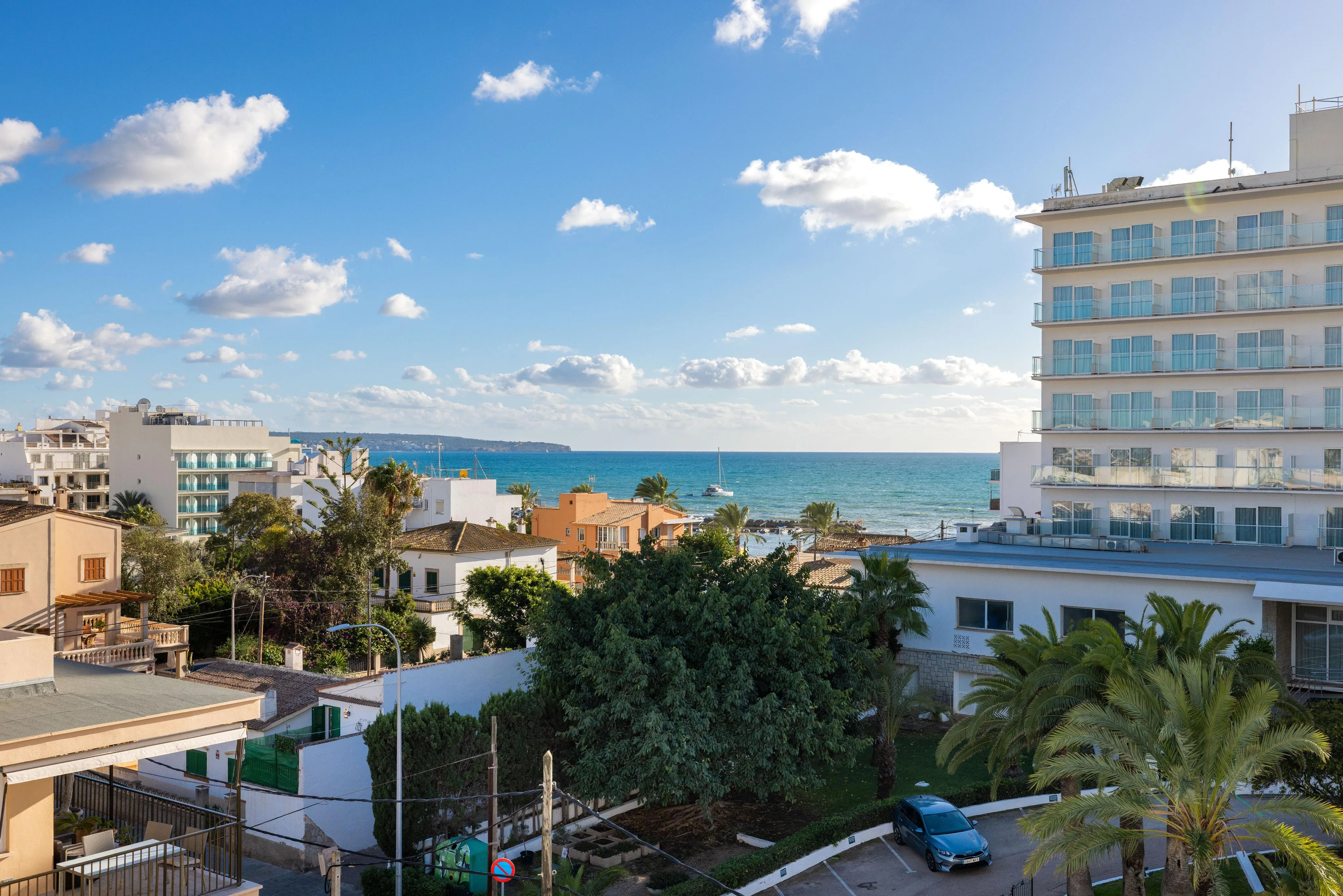 Светлый пентхаус с видом на море и большим потенциалом-12