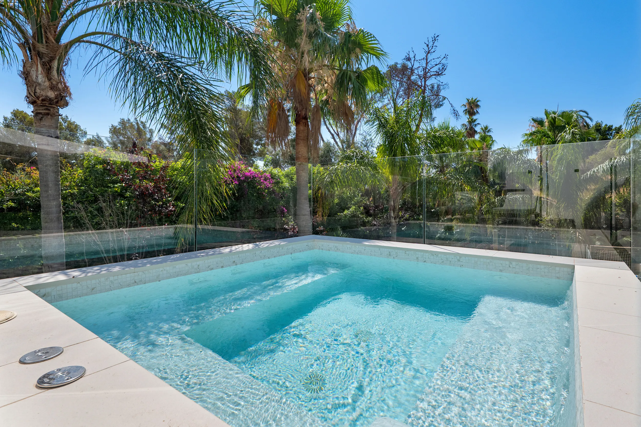 Moderne villa in Son Vida met veel privacy-13