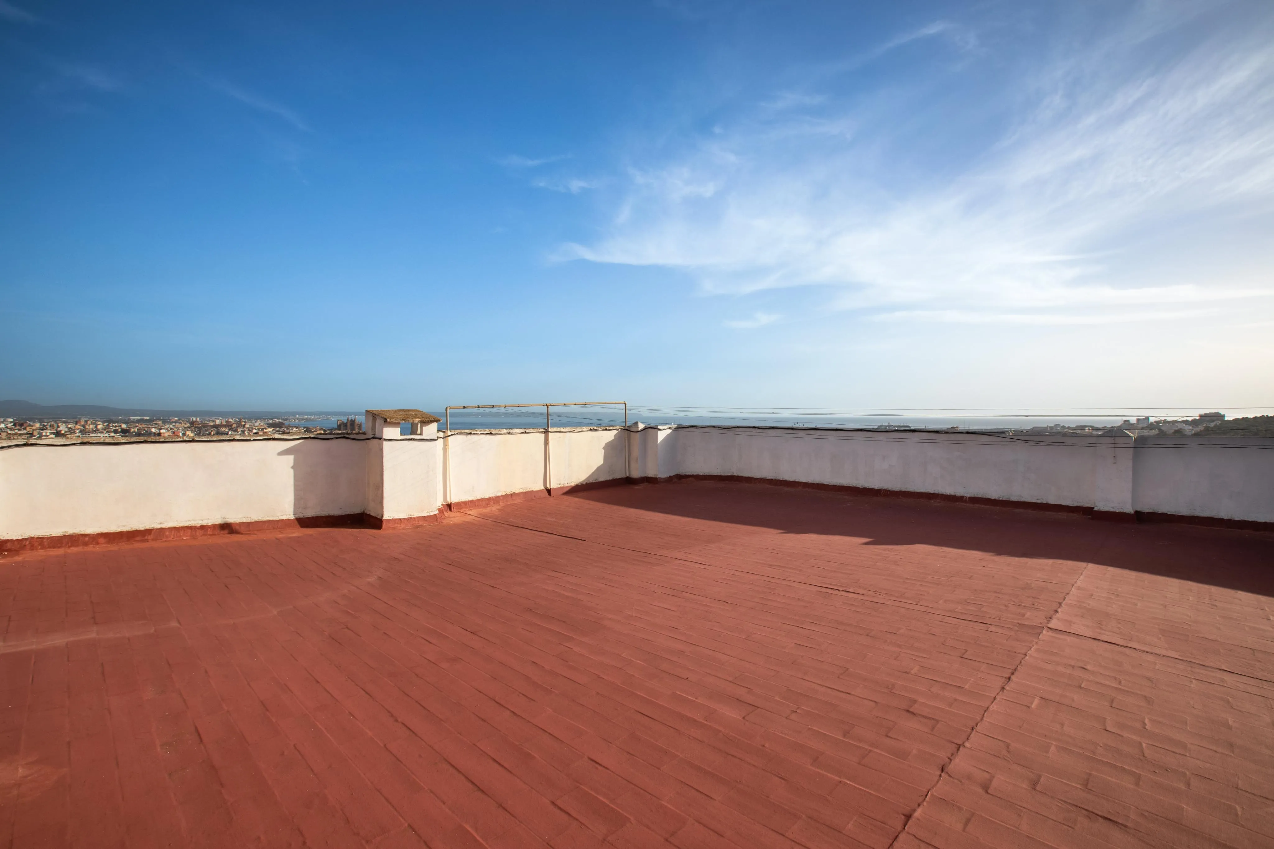 Light, views and potential in one of Palma's most sought-after neighbourhoods-14