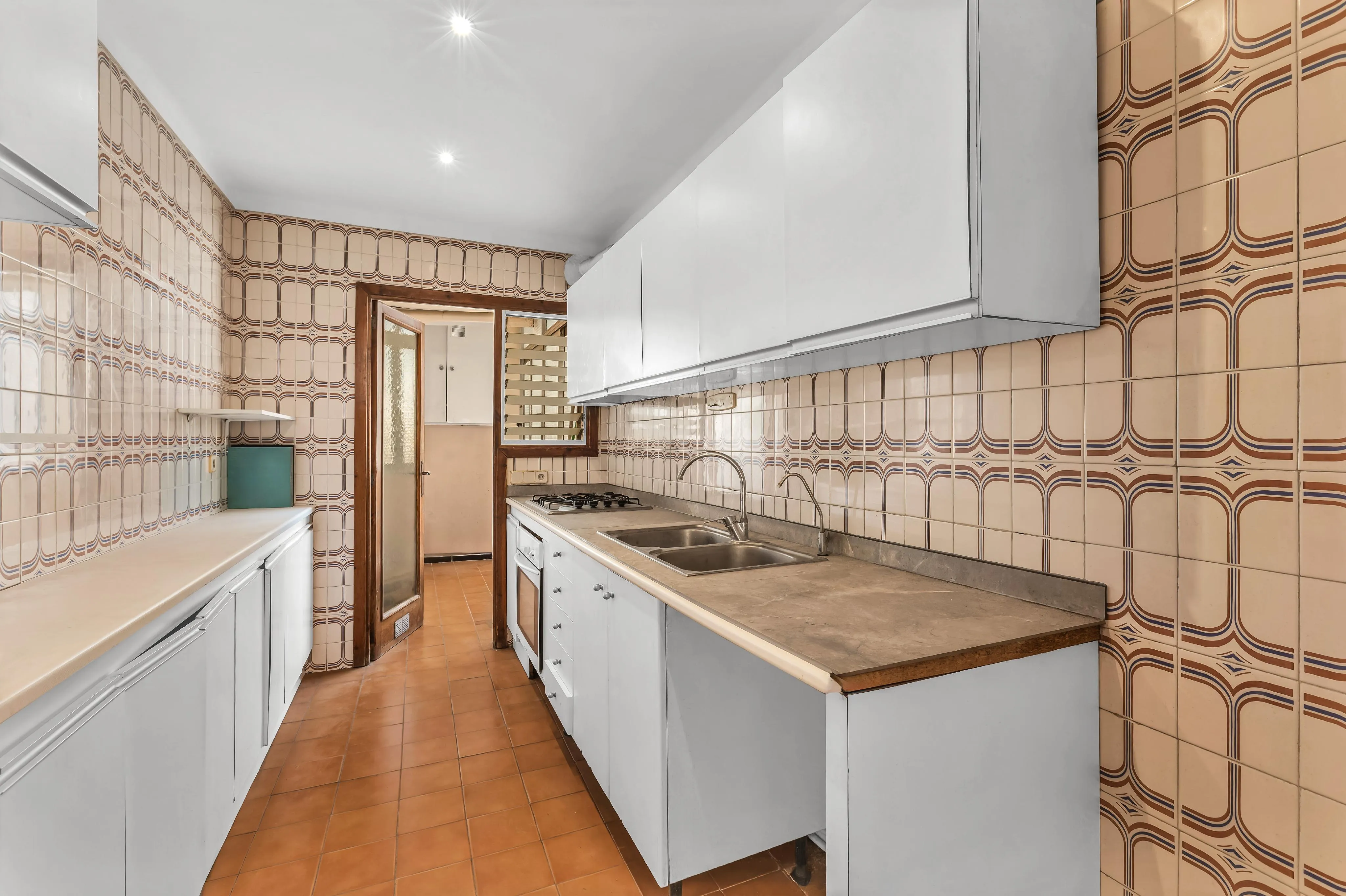 Light, views and potential in one of Palma's most sought-after neighbourhoods-6