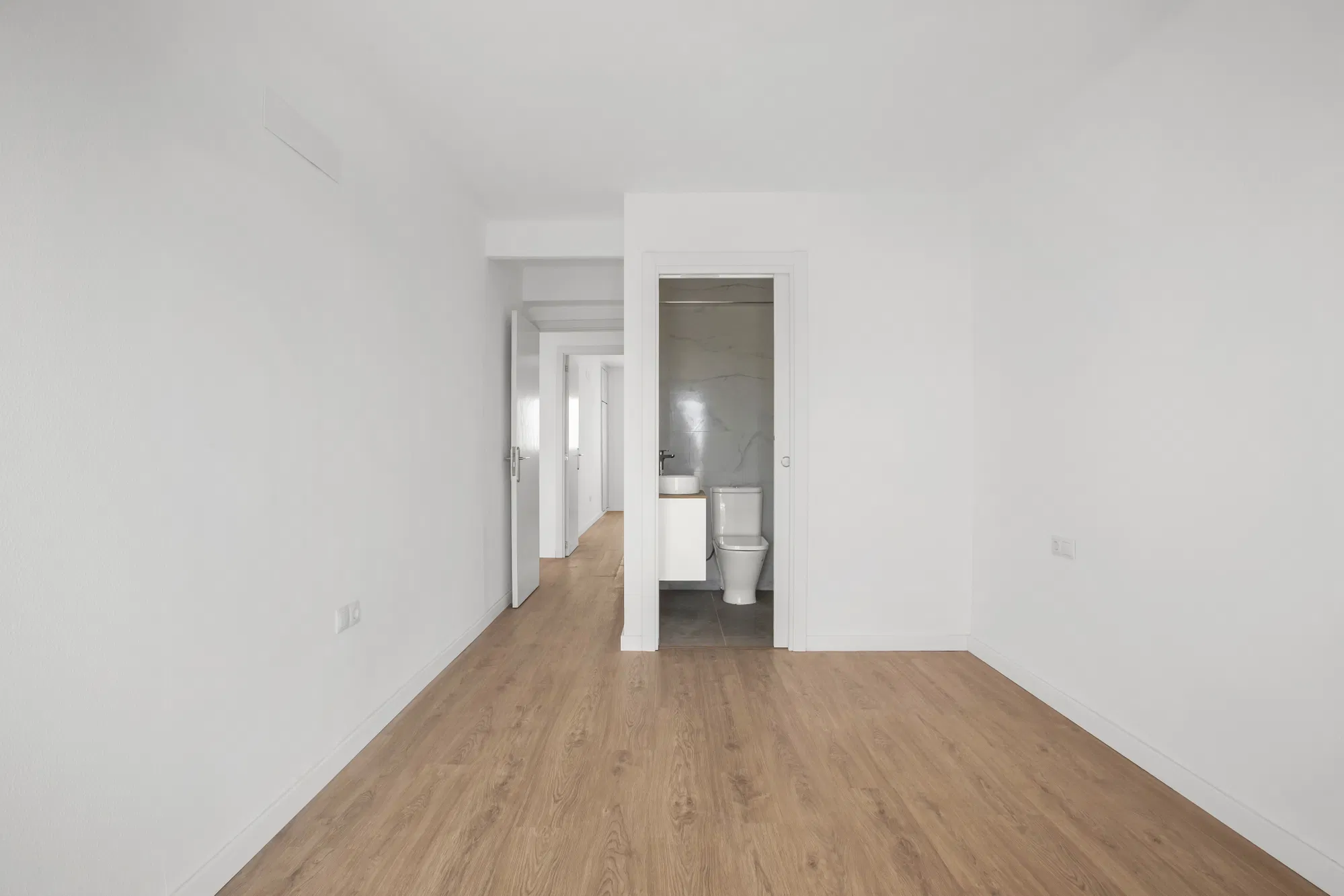 Light, views and potential in one of Palma's most sought-after neighbourhoods-14