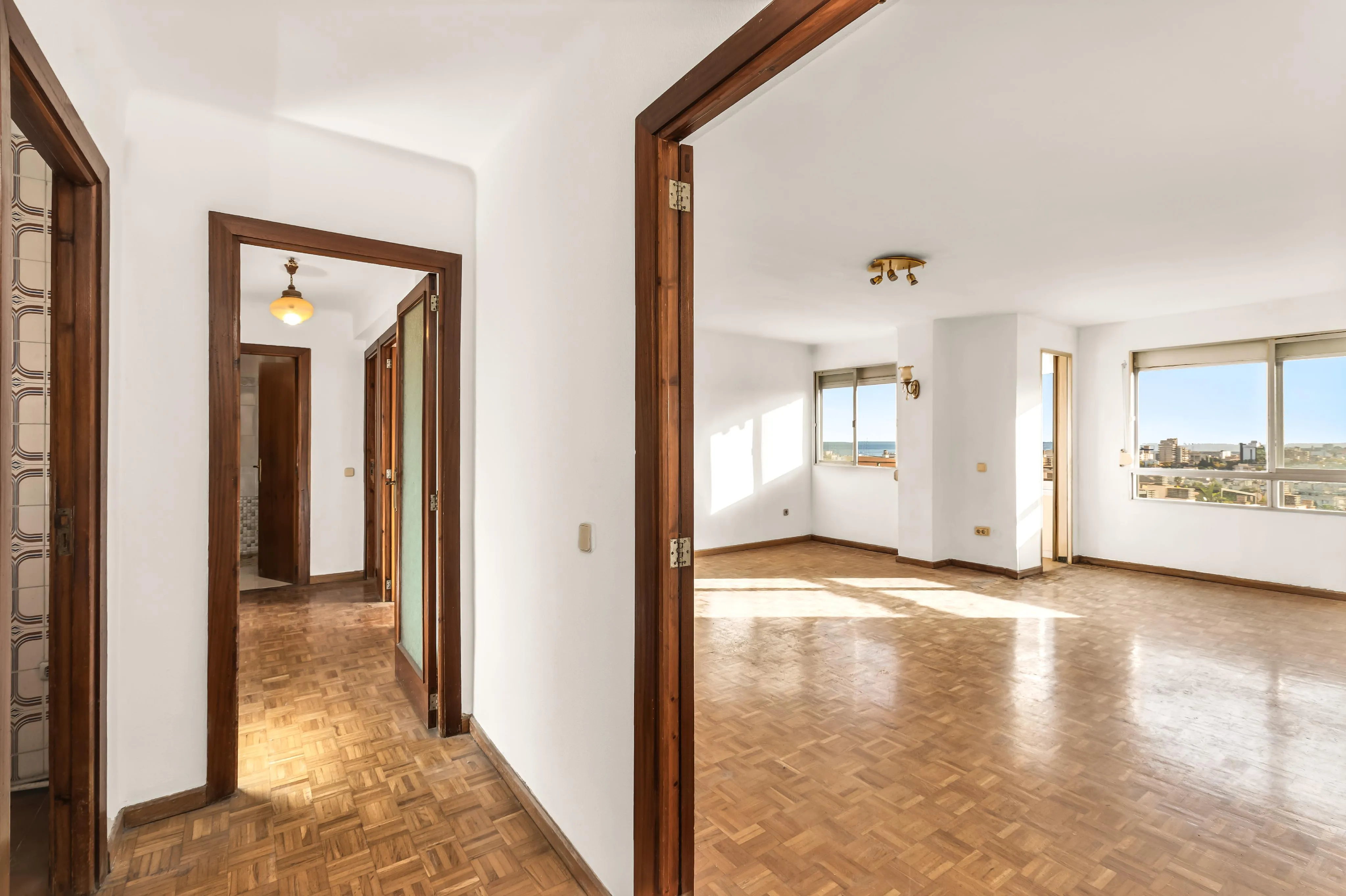 Light, views and potential in one of Palma's most sought-after neighbourhoods-5