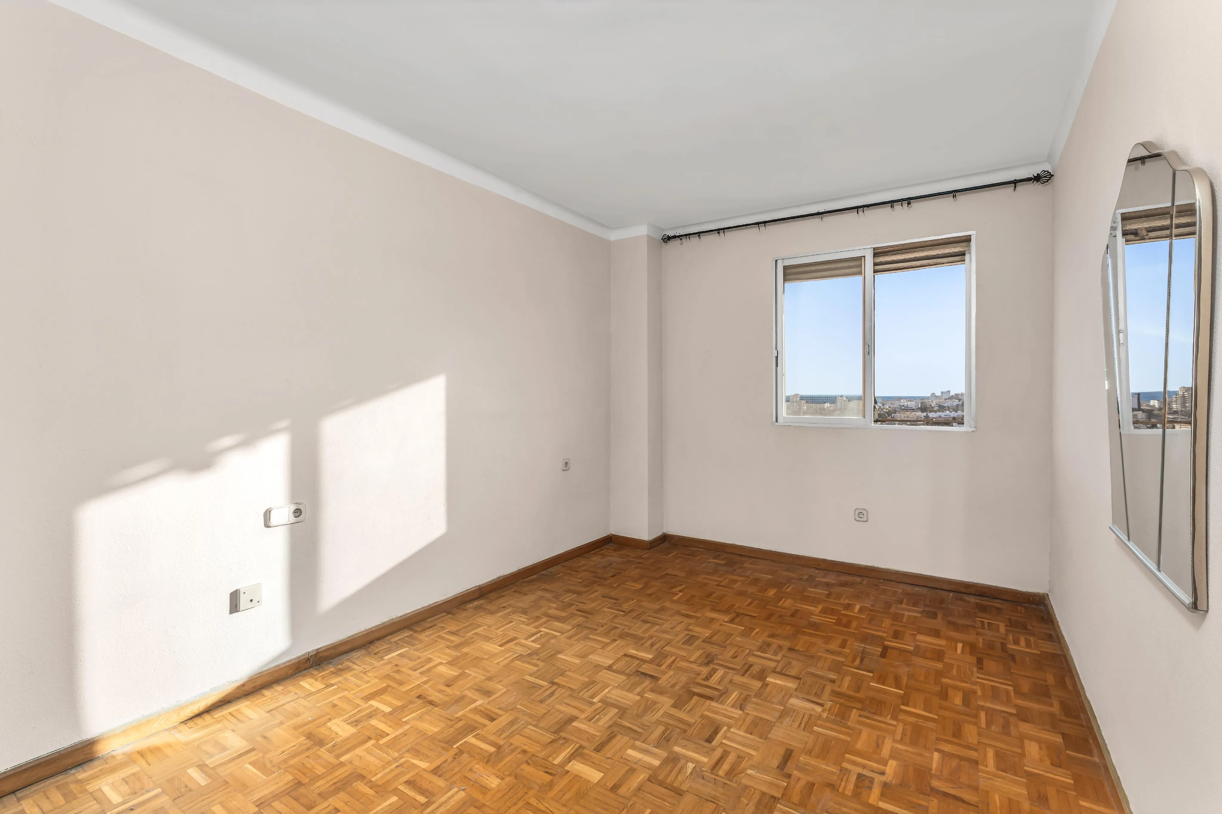 Light, views and potential in one of Palma's most sought-after neighbourhoods-7