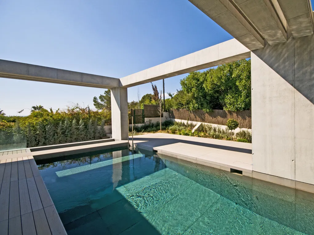 Fantastic villa in a contemporary style-11