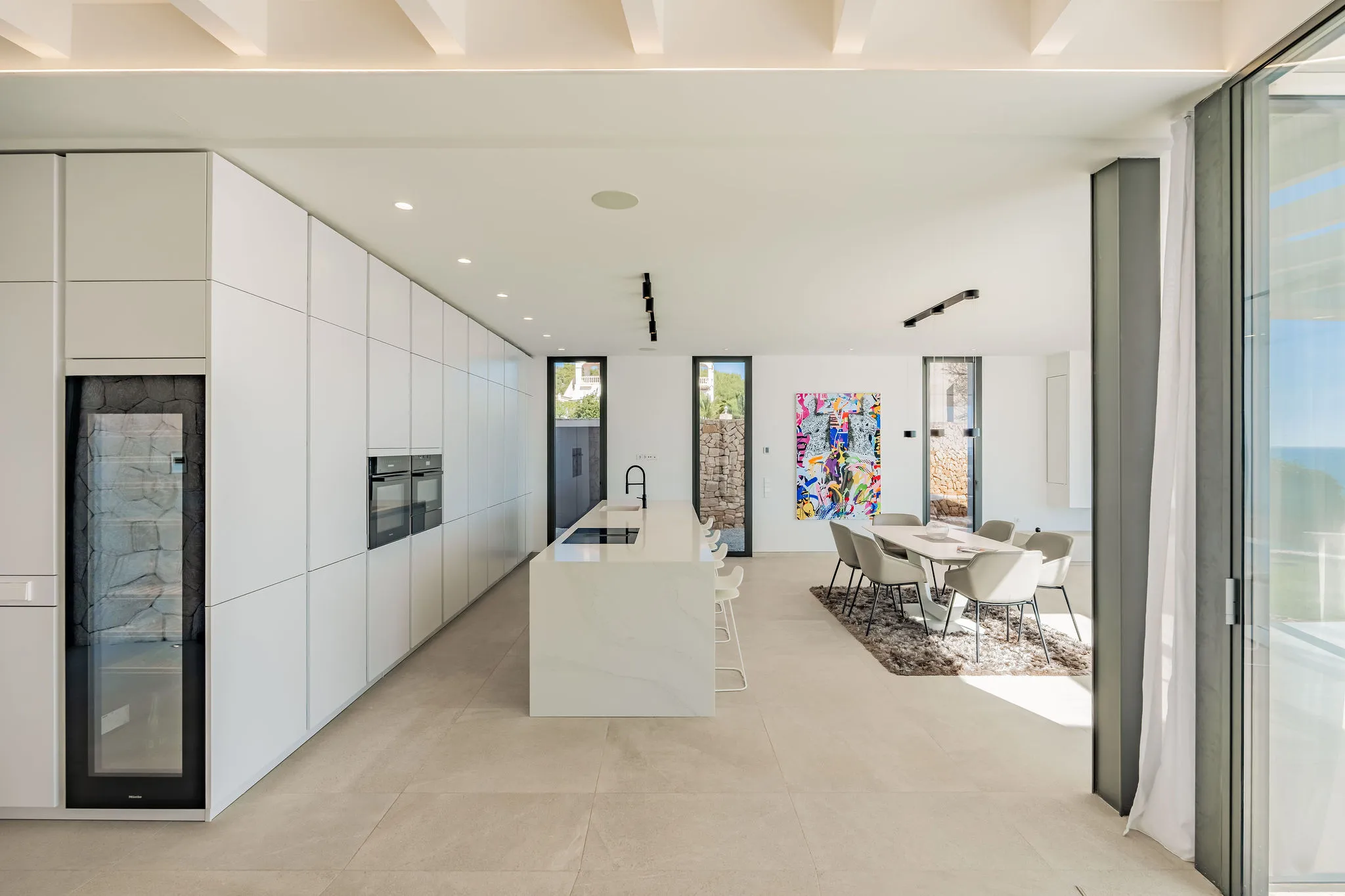 Villa nueva purista en primera línea de mar-8