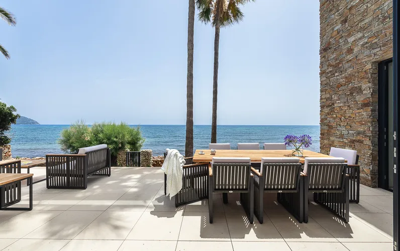 ​Neubauvilla in 1. Meereslinie mit Meerzugang