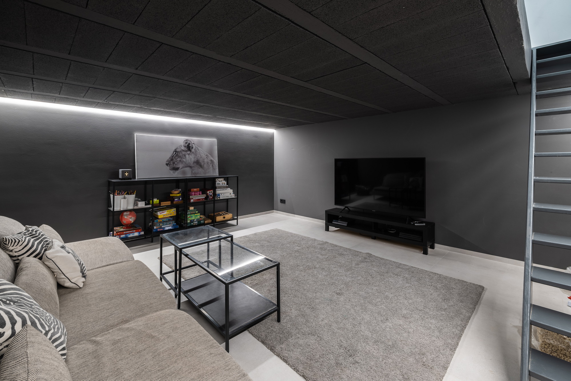 Renovated villa with pool in Sa Coma-18