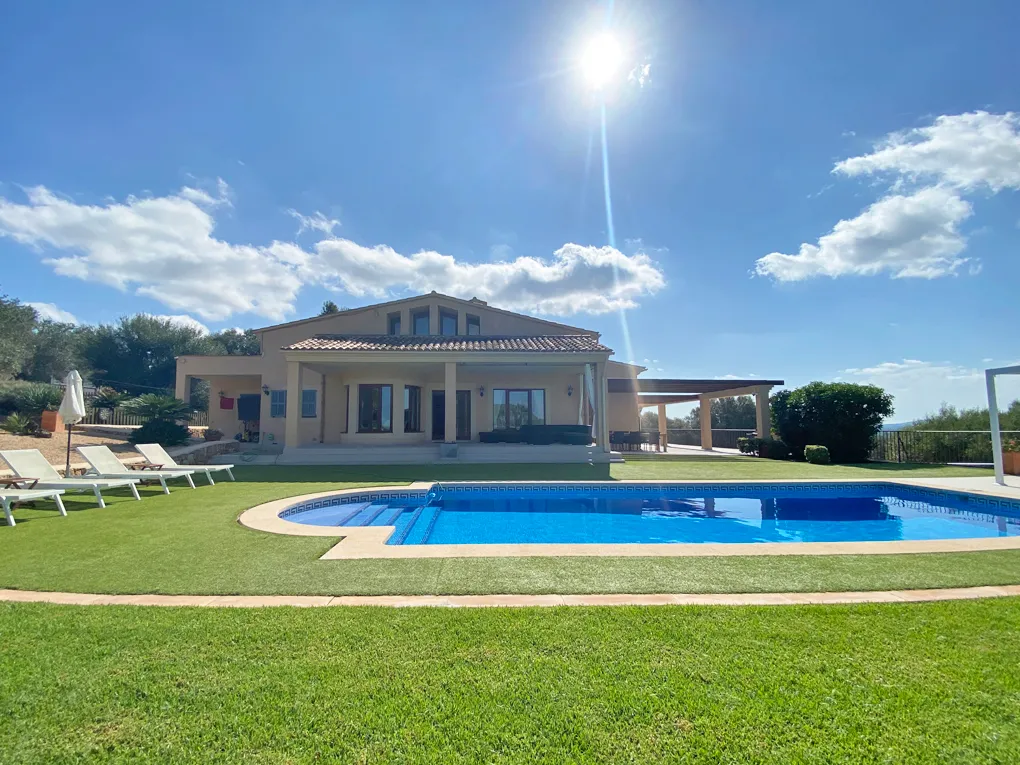 Prachtige finca met uitgebreid uitzicht op zee-1