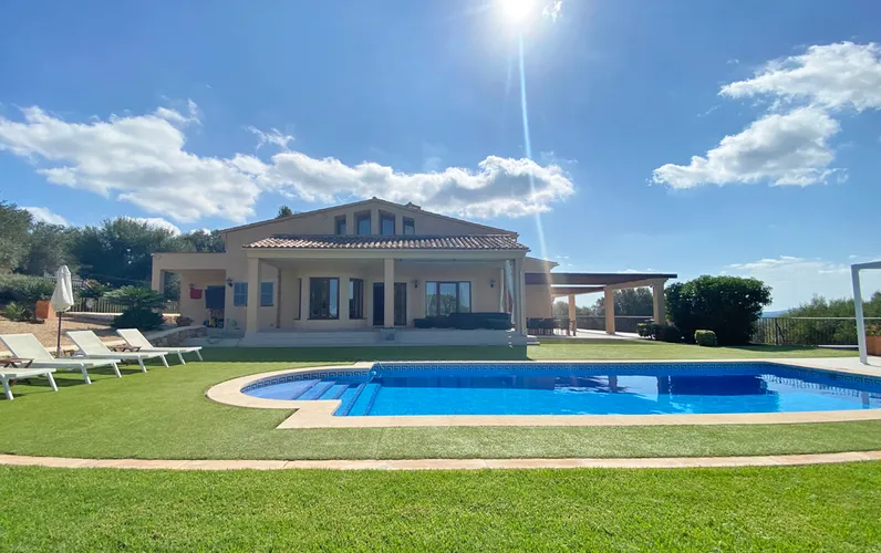 Prachtige finca met uitgebreid uitzicht op zee