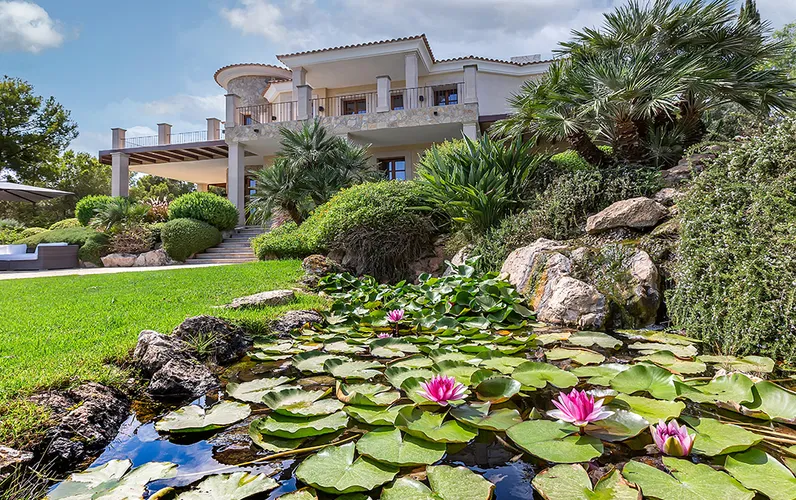 Prachtige villa met uitzicht op zee