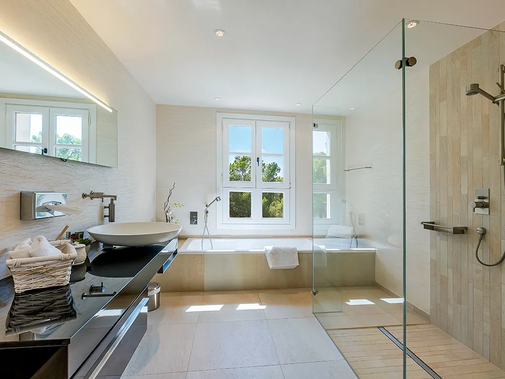 Prachtige villa met uitzicht op zee-12