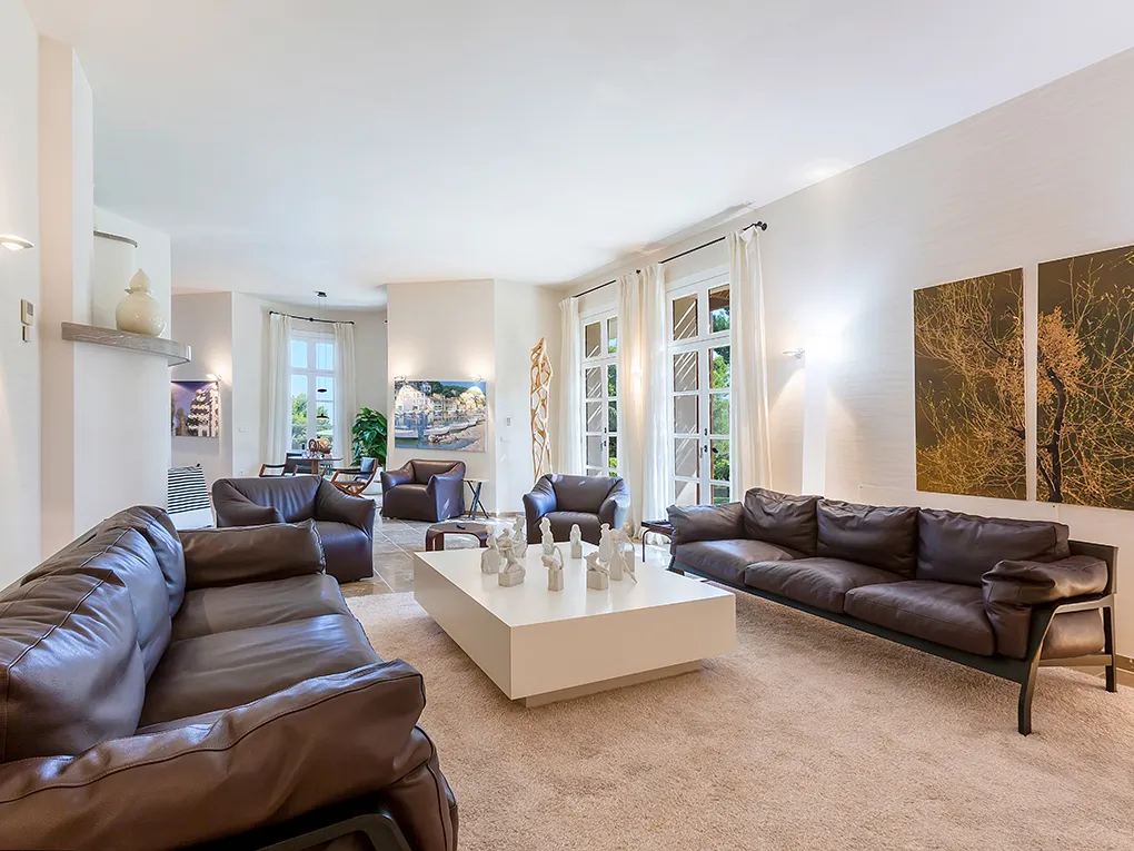 Prachtige villa met uitzicht op zee-4